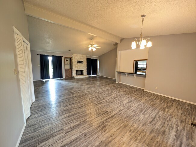 Foto del edificio - 8220 S College Ave