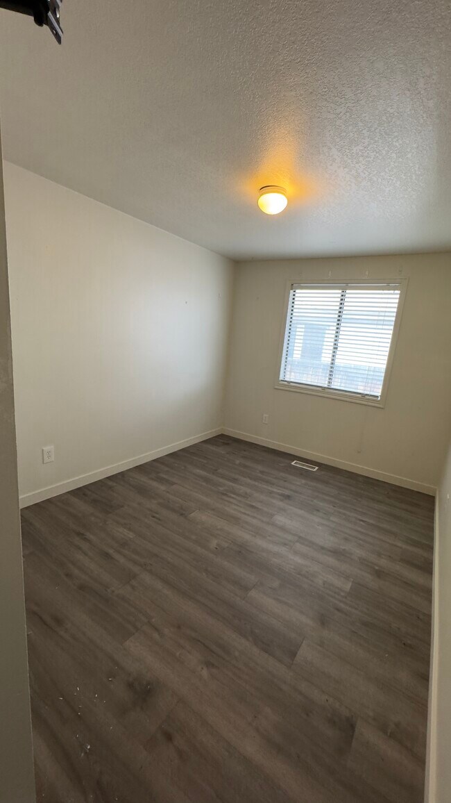 Building Photo - 2736 S 900 E