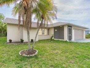Building Photo - 1609 E Cypress Point Dr