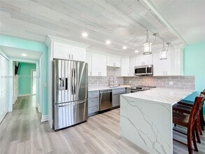 Building Photo - 226 Newport Dr