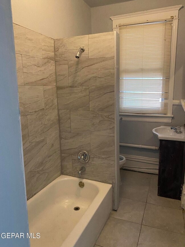 Foto del edificio - 130 Tobin Pl