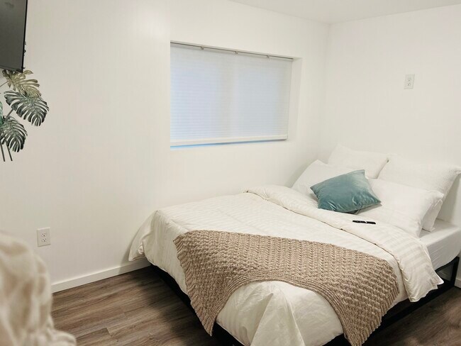 Foto del edificio - 2440 Wickstrom Pl SW