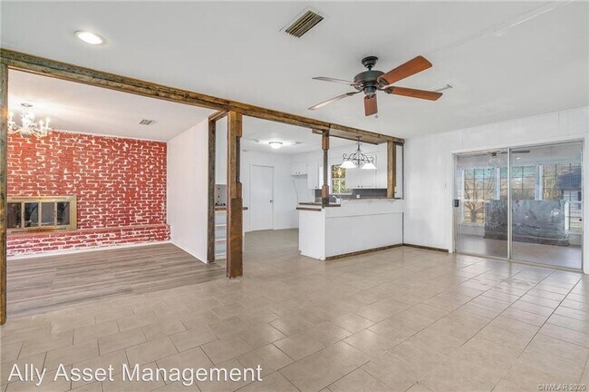 Foto del edificio - 4 br, 3 bath House - 3301 Sandra Dr.