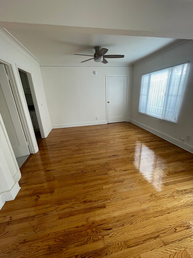 Foto del edificio - 5114 Raleigh St