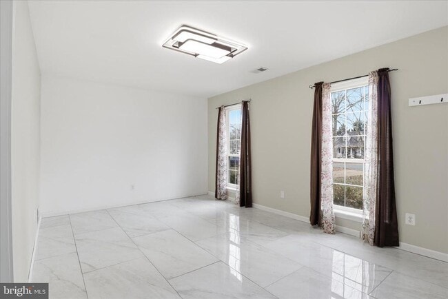 Foto del edificio - 3454 Tamarack Ct