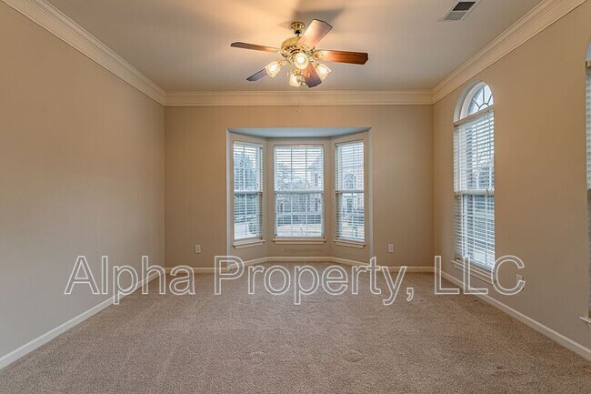 Building Photo - 1205 Carriage Park Cir