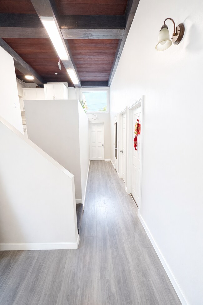 Foto del edificio - 1248 W 24th St