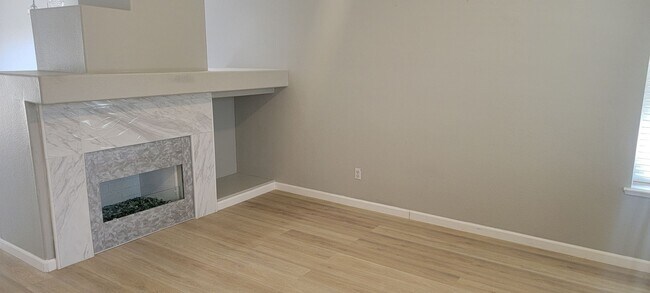 Foto del edificio - 3 bedroom 2 bath Home in Antelope