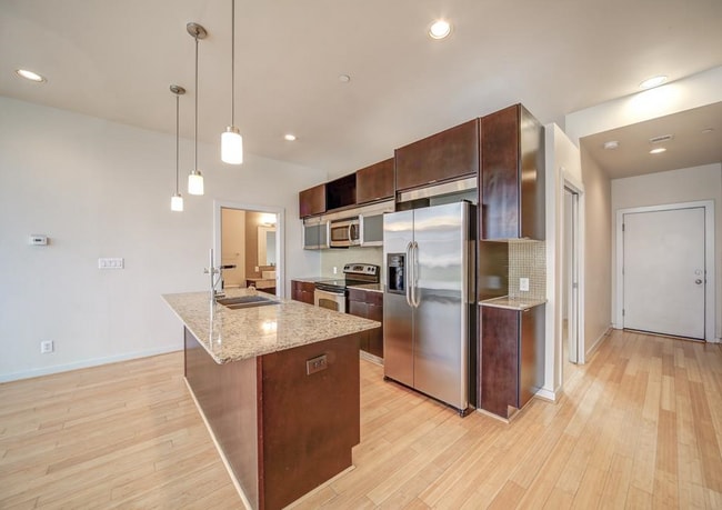 Building Photo - 1406 Columbus-200.51