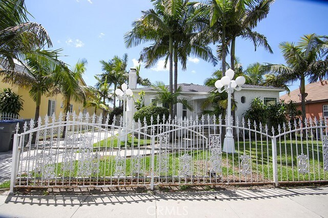 Foto del edificio - 2920 Los Flores Blvd