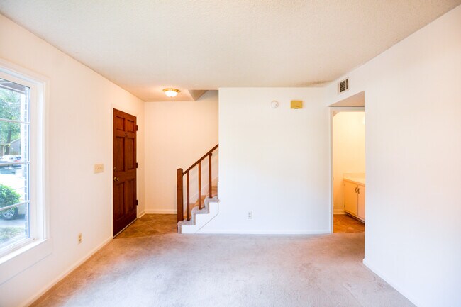 Foto del edificio - Comfortable Townhouse on James Island