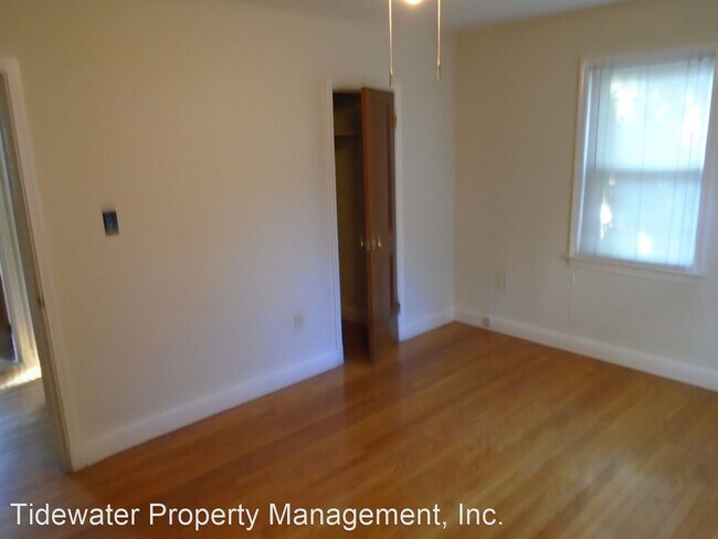 Building Photo - 3 br, 2 bath House - 438 Westshire Dr