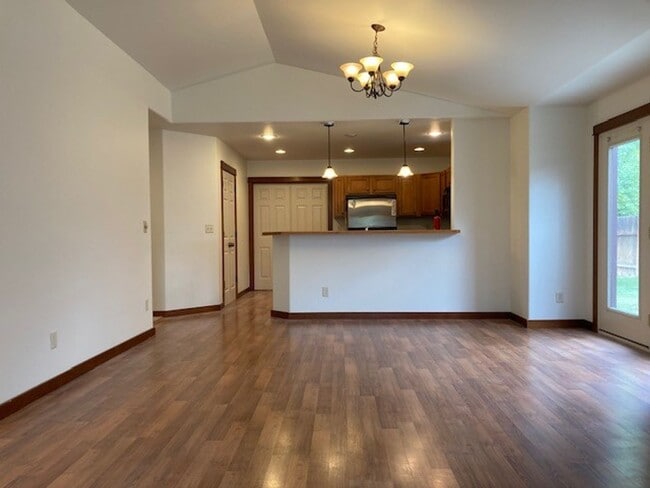 Building Photo - Beautiful 4 Bedroom Home in North Star Sub...