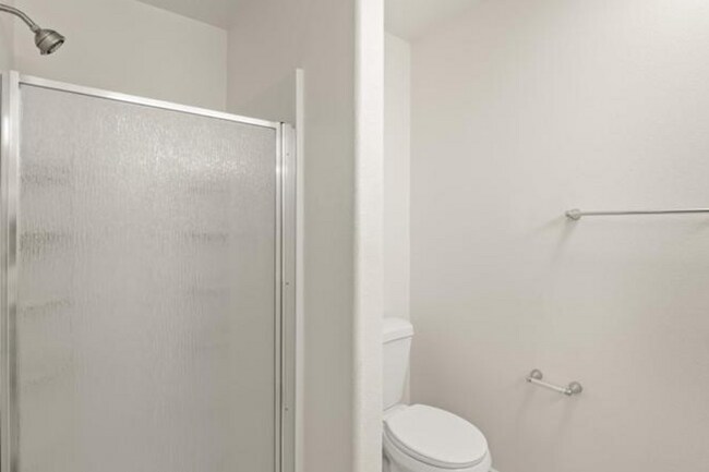 Building Photo - Spacious 3-Bedroom Home in Quiet Northwest...