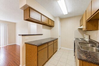 Building Photo - 2750 Holly Hall St