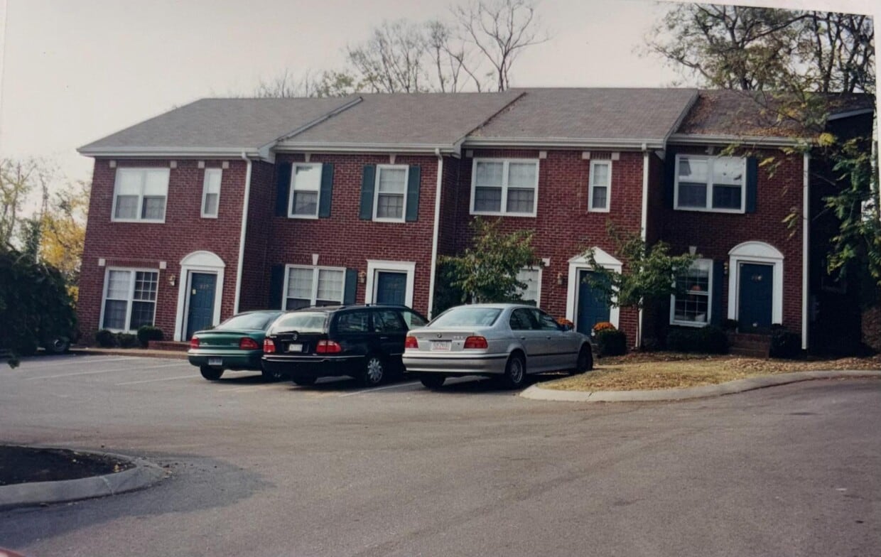 Building Photo - 226 Fairmont Ct