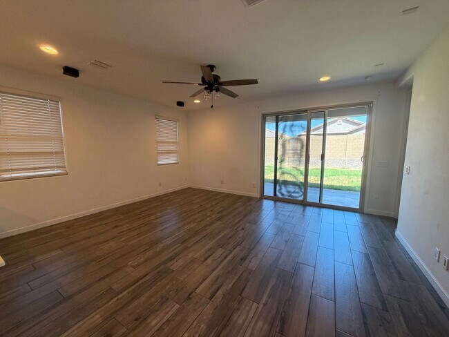 Foto del edificio - 24596 N 170th Dr