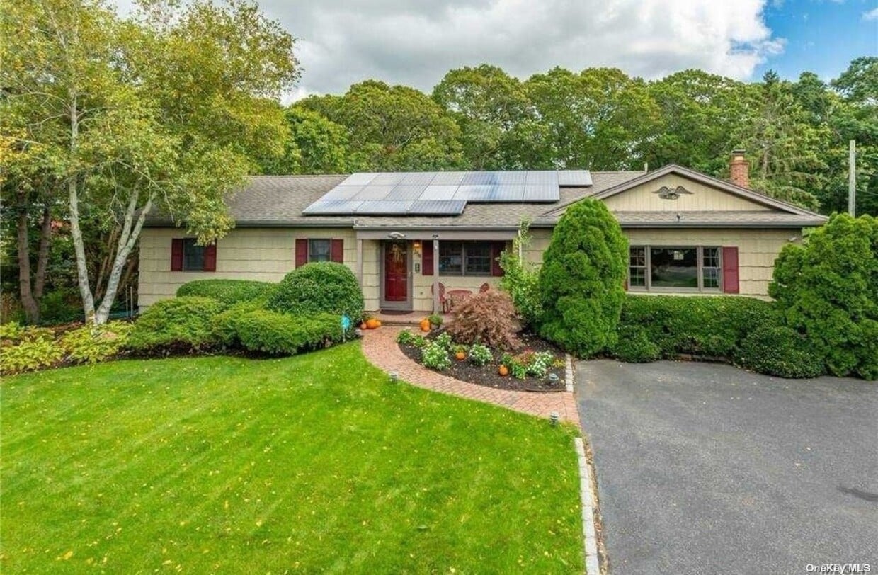 254 Meeting House Creek Rd, Aquebogue, NY 11931 House Rental in