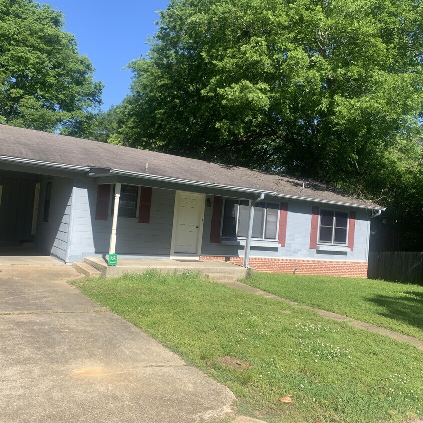 Foto principal - 203 Nanney Dr