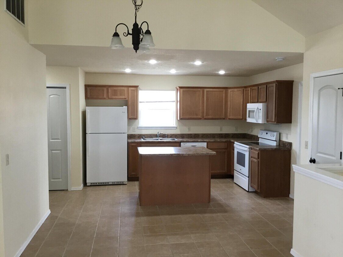 Foto del edificio - 612-614 E Daniels St