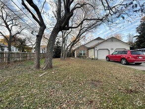 Building Photo - 13218 Cowdray Park