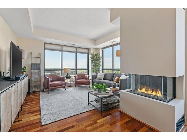 Foto del edificio - 100 3rd Ave S