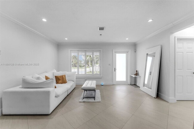 Building Photo - Southwest 85th Avenue, Miami, FL 33155 - 4...