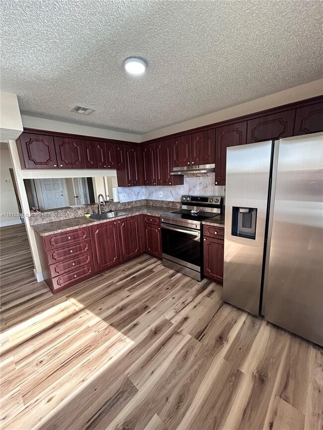 Building Photo - 840 Independence Dr