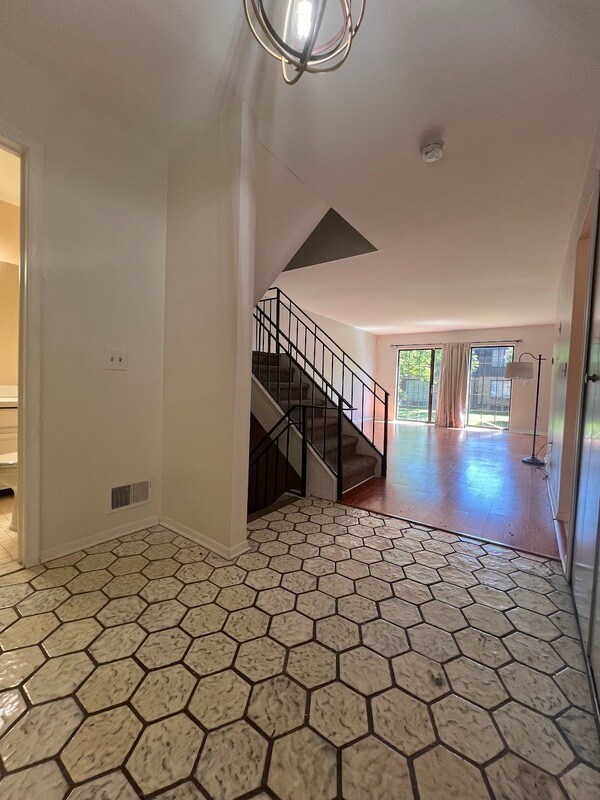 Foto del edificio - 26716 Summerdale Dr
