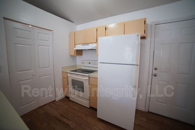 Building Photo - 6315 N Placid Pl