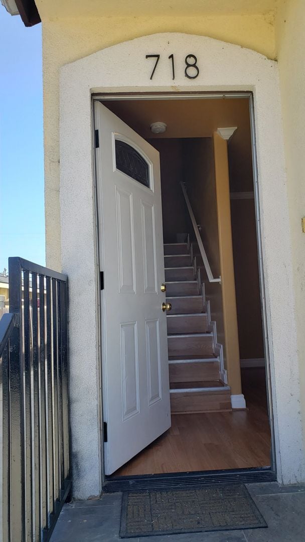 Building Photo - 40(718)