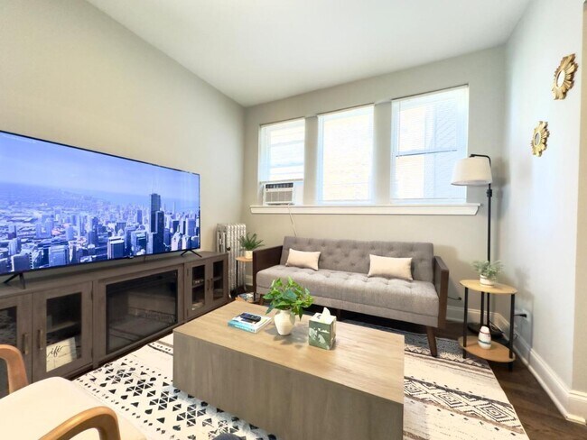 Foto del edificio - 3353 W Sunnyside Ave