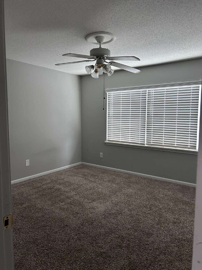 Building Photo - 4770 Champion Ct