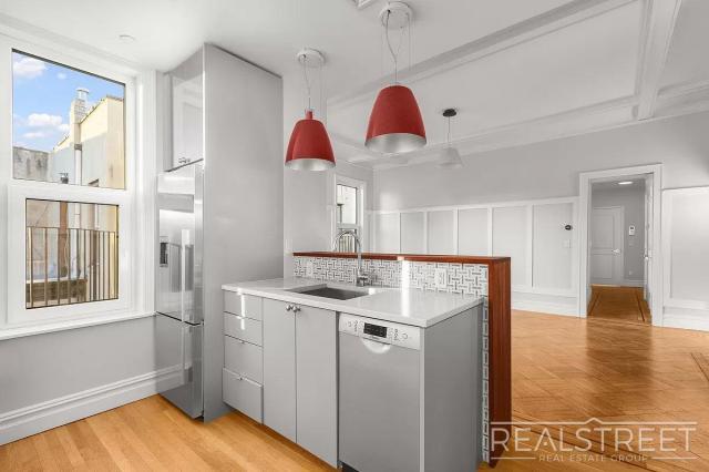 Building Photo - 1 bedroom in BROOKLYN NY 11213