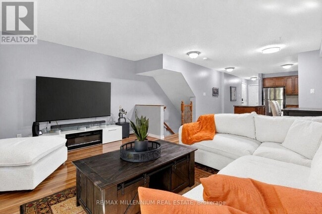 Building Photo - 267 Keltie Private