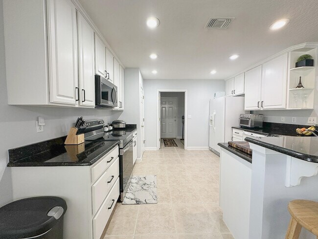 Building Photo - 462 Sandmore Shores Dr