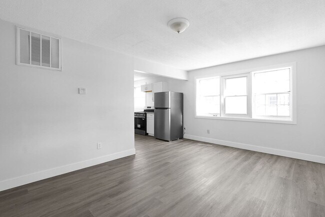 Foto del edificio - 886-888-888 Derrer Rd