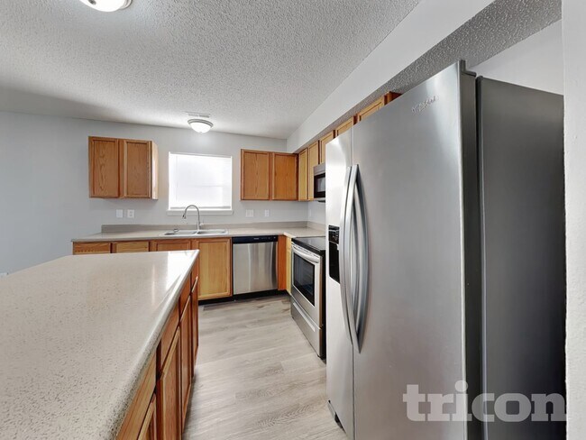 Foto del edificio - 676 Blue Meadow Dr