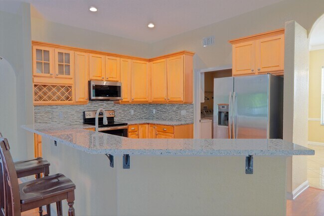 Building Photo - 781 SW Dolores Ave