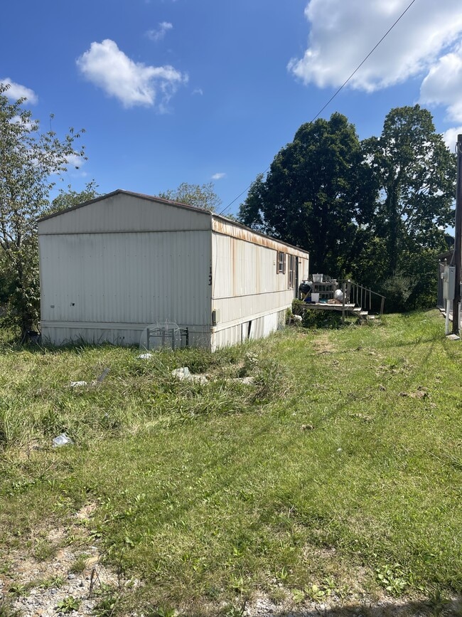 Building Photo - 113 Jo Ann Pl
