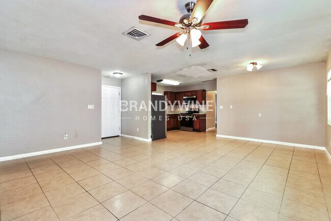 Foto del edificio - 9981 110th St
