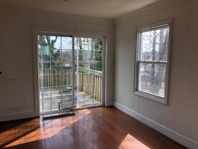 Foto del edificio - 46695 Yorktown Rd