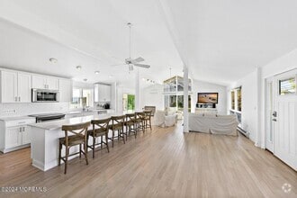 Building Photo - 65 Seaview Ave