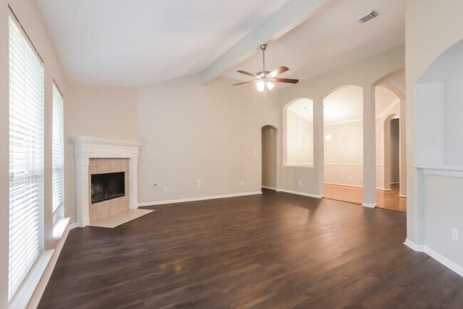 Building Photo - 30 Shimmer Pond Pl