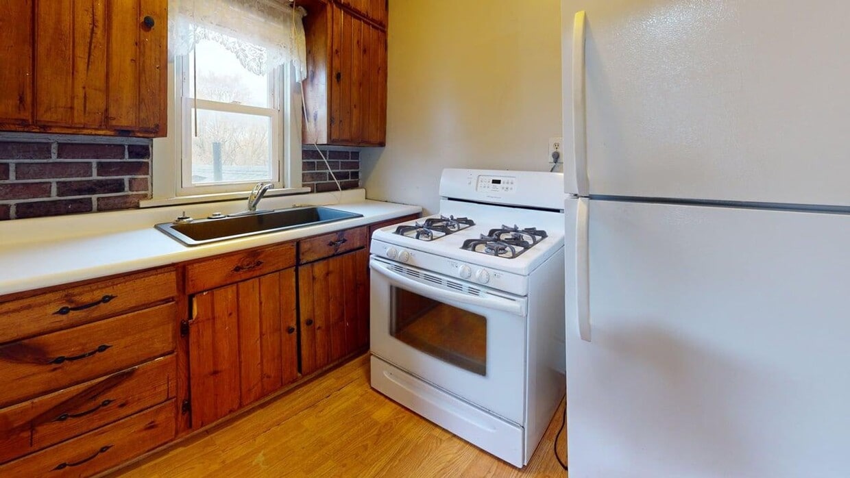 Building Photo - Old Town Charm - Close to Hospital     (Available Immediately)