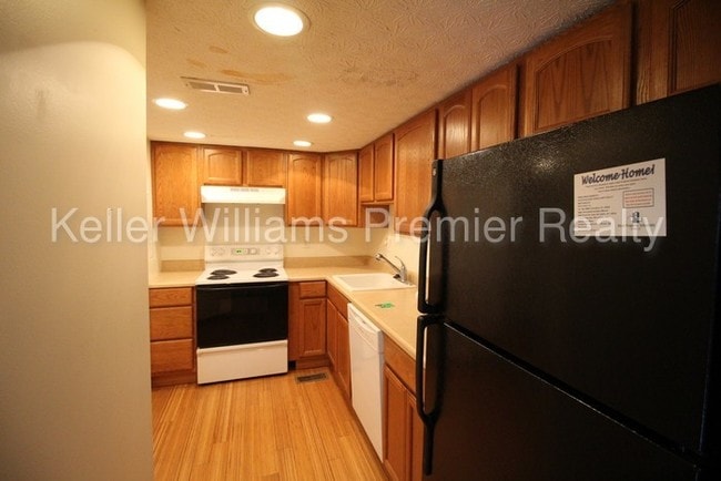 Building Photo - 5440 Worthington Forest Pl W