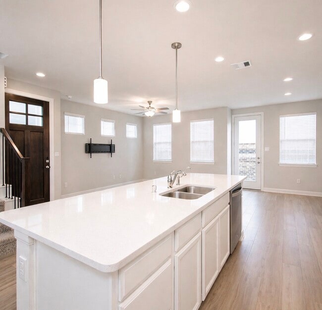 Foto del edificio - 4208 Peaceful Pines Ln