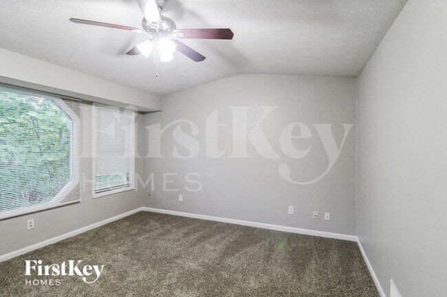 Foto del edificio - 634 Woodsong Ln