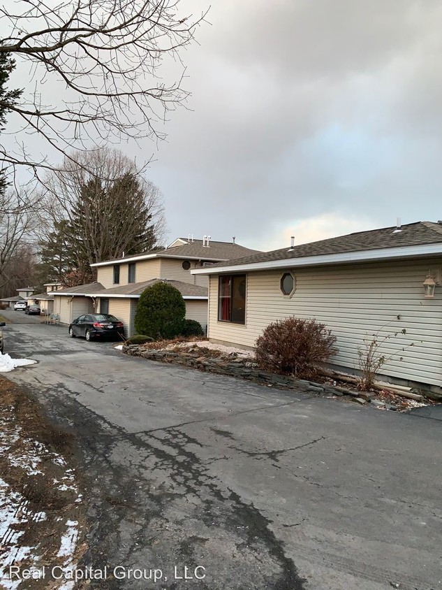 Primary Photo - 2 br, 1 bath House - 47 Commons Dr.