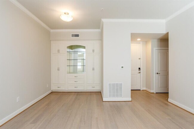 Building Photo - 300 St Joseph Pkwy